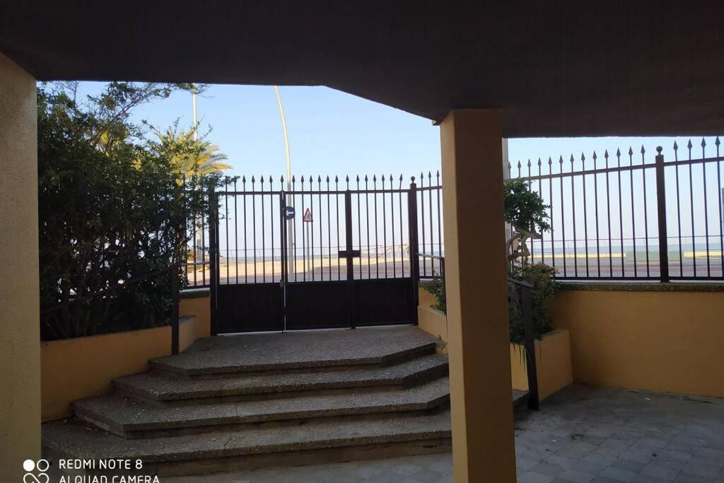 Apartamento En Primera Linea De Playa サンルーカル・デ・バラメダ エクステリア 写真
